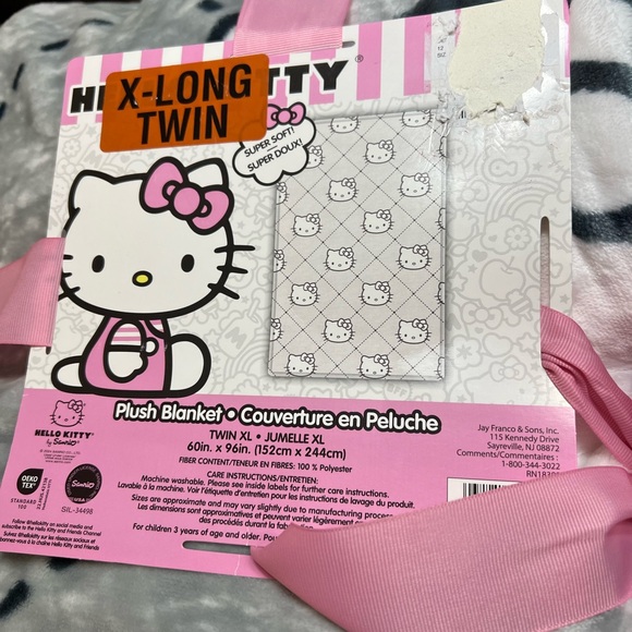 Hello Kitty Plush Blanket TWIN XL 60" x 96" Gray Super Soft 100% Polyester - Picture 2 of 3